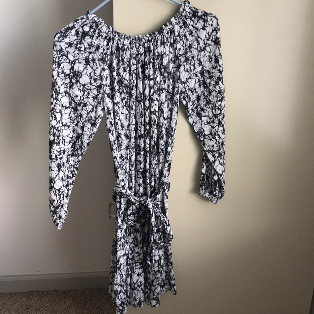 Dress - Picture 2 of 3